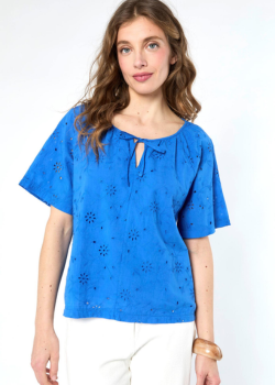 BLEU 