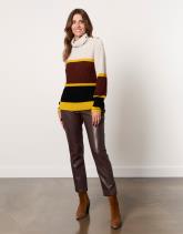 Pull épais contenant de la laine rayé