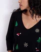 Pull fin uni décoré