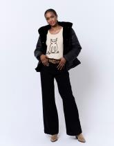 Pull fin uni décoré